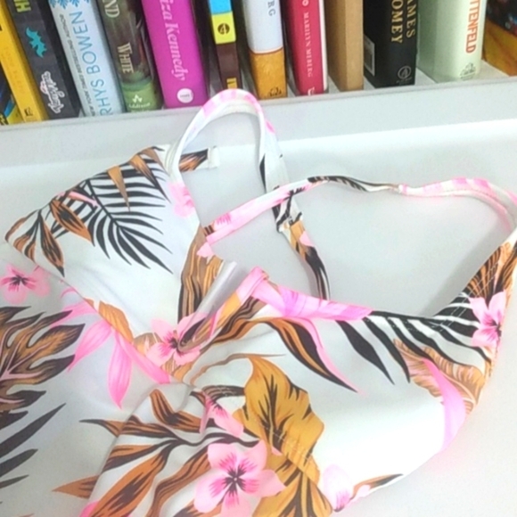 SALT + COVE PINK WHITE SPRING LEAVES STRING TIE PEPLUM SWIM TOP SIZE XS NWT - Picture 5 of 11